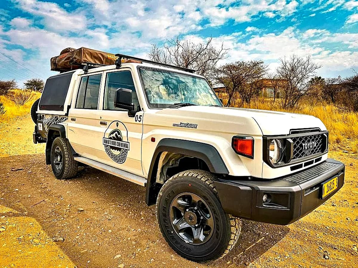 Toyota Land Cruiser 2.8 with Camping for 2