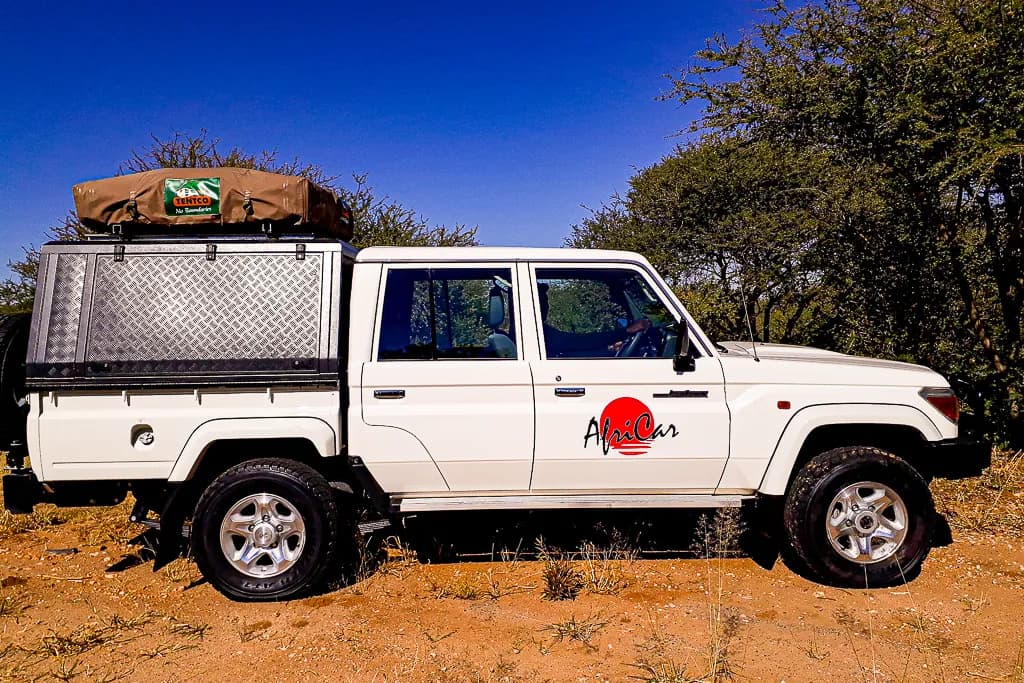 Toyota Land Cruiser mit Camping für 2