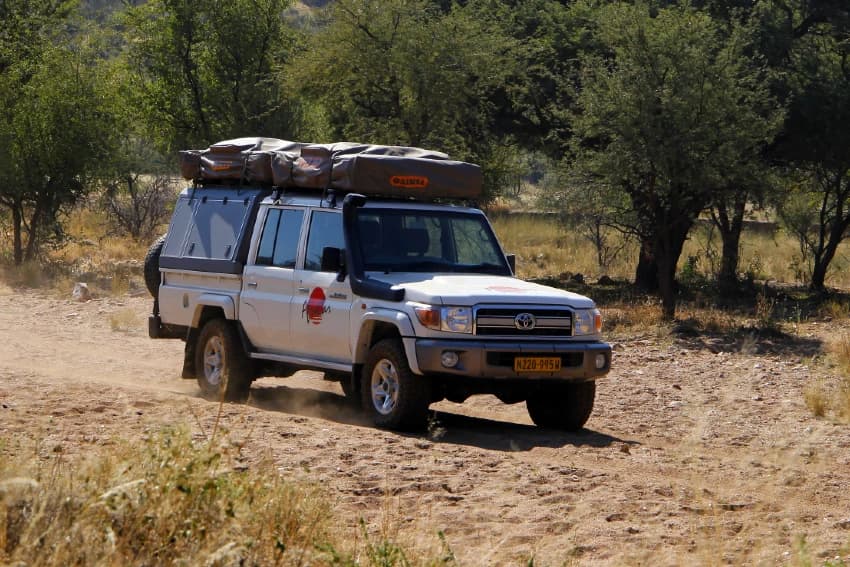Toyota Land Cruiser mit Camping für 4