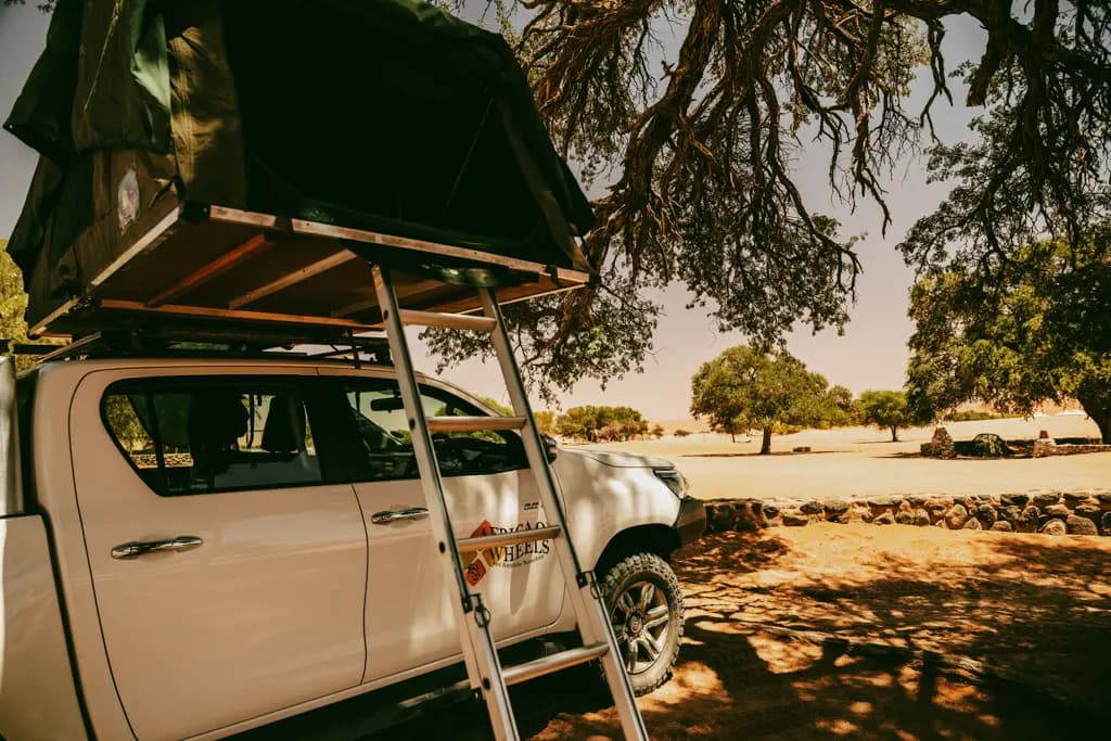 Toyota Hilux with Camping for 4
