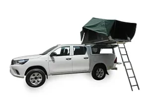 Toyota Hilux 4x4 mit Campingausrüstung