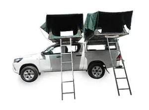 Toyota Hilux mit Campingausrüstung
